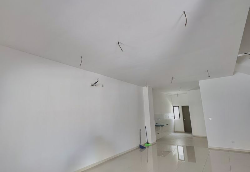 Setia Warisan Tropika (Belladonna)