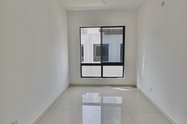 Setia Warisan Tropika (Belladonna)