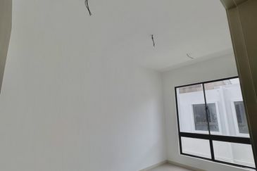 Setia Warisan Tropika (Belladonna)