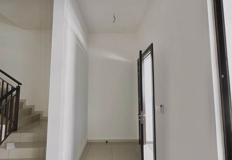 Setia Warisan Tropika (Belladonna)