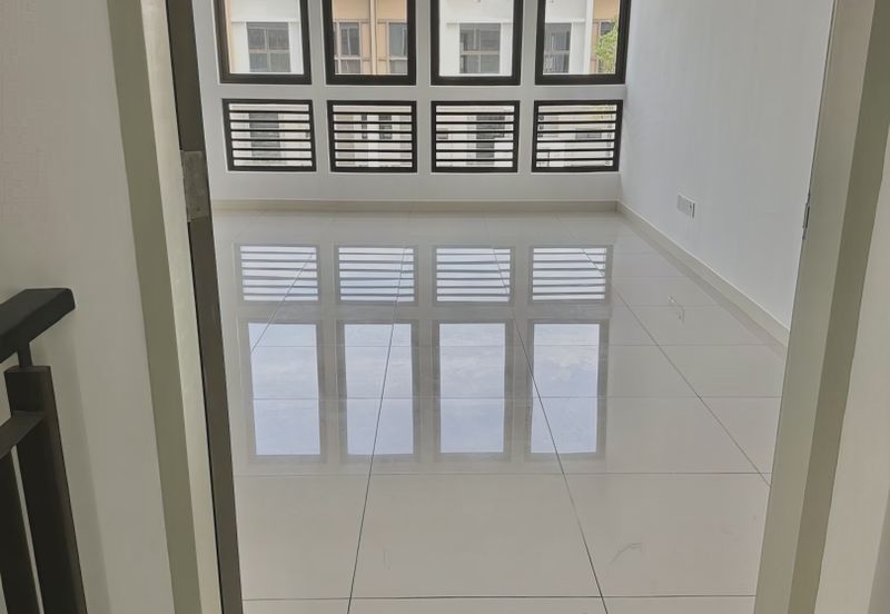 Setia Warisan Tropika (Belladonna)