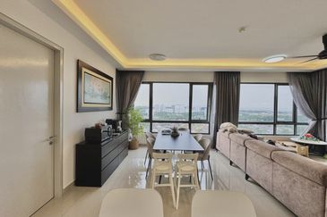 Paloma @ Tropicana Metropark