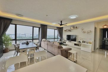 Paloma @ Tropicana Metropark