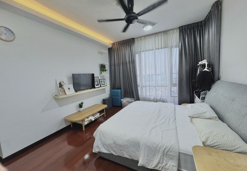 Paloma @ Tropicana Metropark