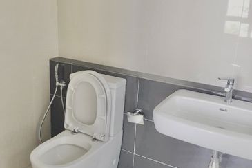 Pandora @ Tropicana Metropark