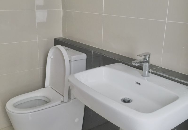 Pandora @ Tropicana Metropark