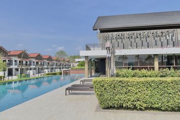 Setia Warisan Tropika (Belladonna)