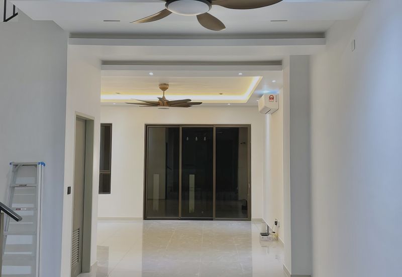 Setia Warisan Tropika (Belladonna)