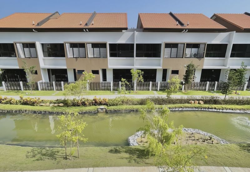 Setia Warisan Tropika (Belladonna)