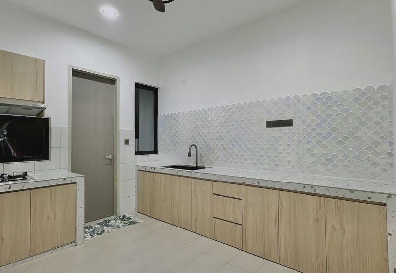 Setia Warisan Tropika (Belladonna)