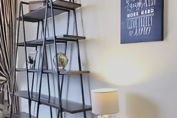 Pandora @ Tropicana Metropark