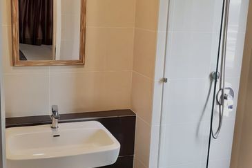 Pandora @ Tropicana Metropark