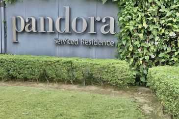 Pandora @ Tropicana Metropark