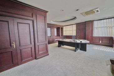 HiCom-Glenmarie Industrial Park