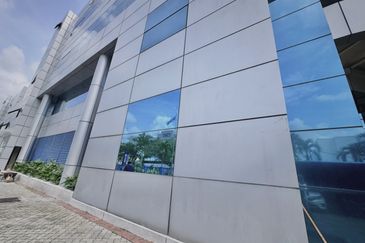 HiCom-Glenmarie Industrial Park