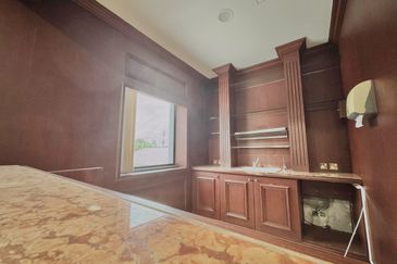 HiCom-Glenmarie Industrial Park