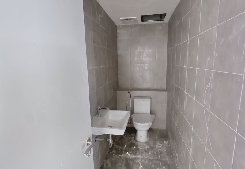 8 Premier @ i-City Finance Avenue