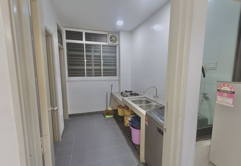 Zefer Hill Residence