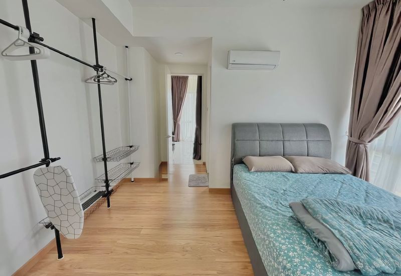 Lake Point Residence