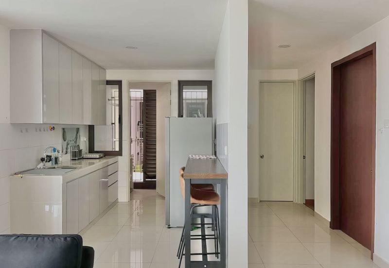 Lake Point Residence