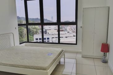 Pavilion Puchong – Condominium – Fully Furnished 3R Near LRT & Mall – For Rent