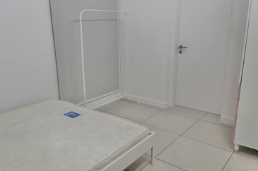 Pavilion Puchong – Condominium – Fully Furnished 3R Near LRT & Mall – For Rent