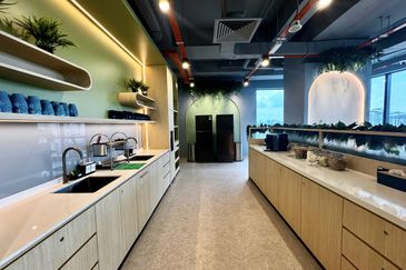 Fully Furnished Vibrant Modern Co-Working Space For Rental @ Subang