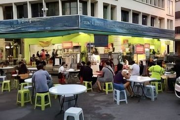 For Rent - Busy Corner Shoplot PJU 8 Suitable for FnB Business