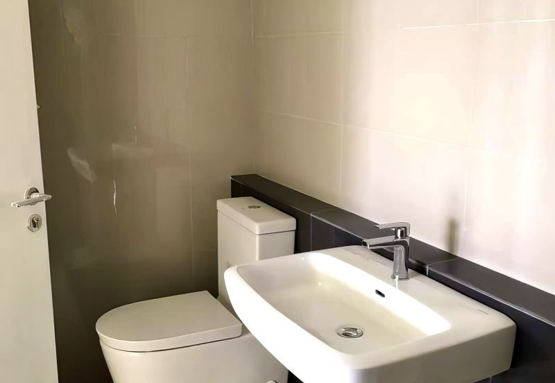 Pandora @ Tropicana Metropark