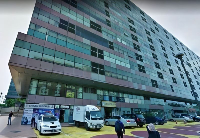 Leisure Commerce Square