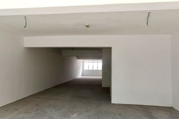 For Rent - Ground Floor Shop Lot Located at Taman Kenanga, Sepang