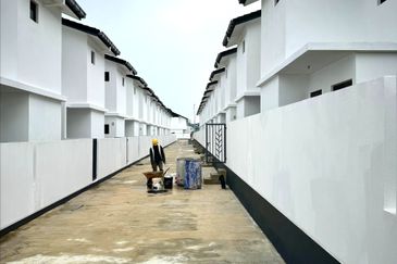 For Sale - Corner Lot Spacious Modern Design @ Anisa, Serenia City