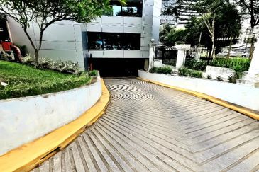 For Rent - Established Prime Location 5 Storey Building @ Bandar Utama