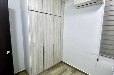 Kenwingston Square Garden