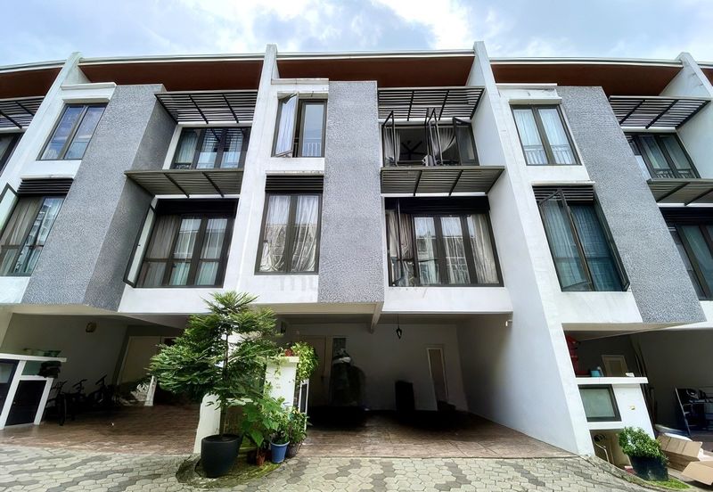 Mozart, Symphony Hills