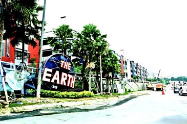 The Earth @ Bukit Jalil