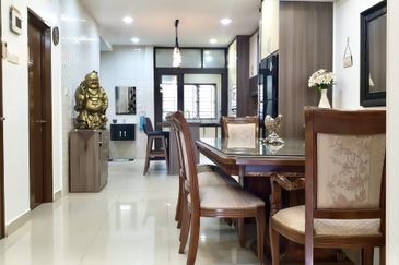 For Sale - Lake View 2.5 Storey Super Link, USJ Heights 