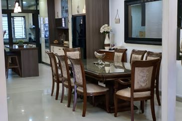 For Sale - Lake View 2.5 Storey Super Link, USJ Heights 