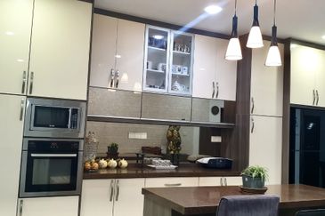 For Sale - Lake View 2.5 Storey Super Link, USJ Heights 