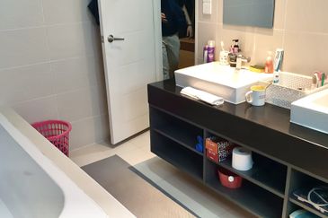 For Sale - Lake View 2.5 Storey Super Link, USJ Heights 