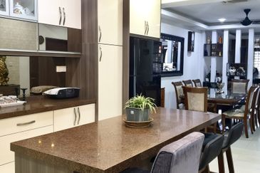 For Sale - Lake View 2.5 Storey Super Link, USJ Heights 