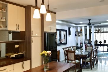 For Sale - Lake View 2.5 Storey Super Link, USJ Heights 