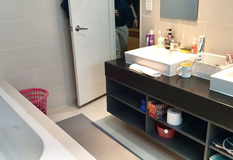 For Sale - Lake View 2.5 Storey Super Link, USJ Heights 