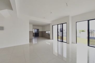 For Sale: Spacious Double Storey Corner Lot House @ Serenia Anira, Sepang