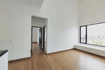 For Sale: Spacious Double Storey Corner Lot House @ Serenia Anira, Sepang