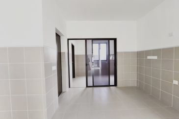 For Sale: Spacious Double Storey Corner Lot House @ Serenia Anira, Sepang