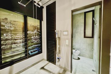 Exclusive Aetas Seputeh Luxury Condo: Freehold, Private Lift Access