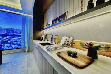 Exclusive Aetas Seputeh Luxury Condo: Freehold, Private Lift Access