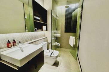 Exclusive Aetas Seputeh Luxury Condo: Freehold, Private Lift Access