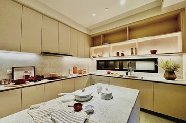 Exclusive Aetas Seputeh Luxury Condo: Freehold, Private Lift Access